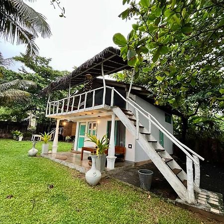 Beach House Kalukatiya - Family Villa, Seaview Room, Garden Room Dikwella Eksteriør bilde