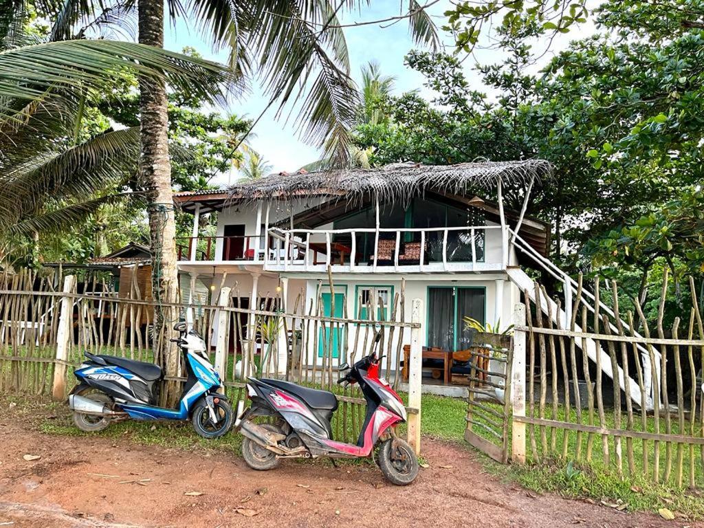 Beach House Kalukatiya - Family Villa, Seaview Room, Garden Room Dikwella Eksteriør bilde
