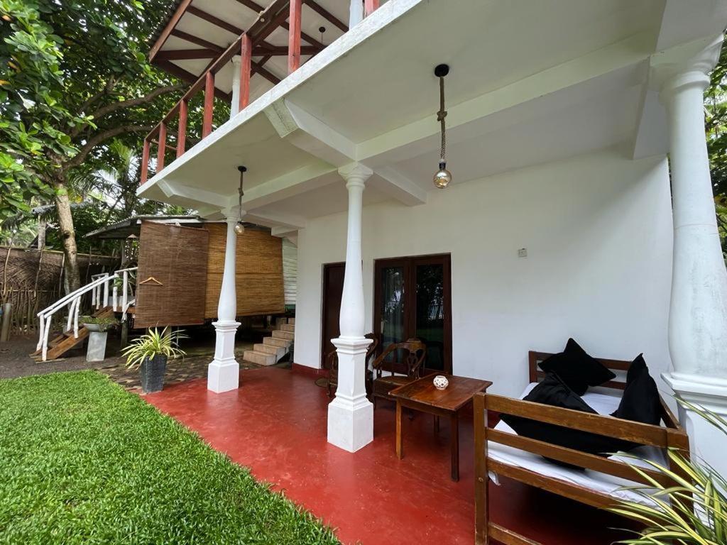 Beach House Kalukatiya - Family Villa, Seaview Room, Garden Room Dikwella Eksteriør bilde